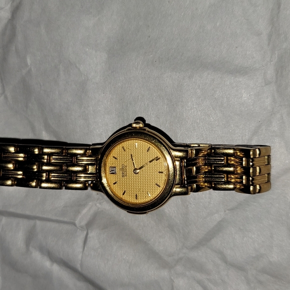 Seiko Quartz Ladies Watch - Picture 3 of 7